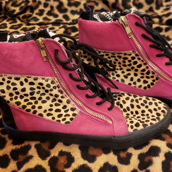 NWOT Betsey Johnson Nixxie high top sneakers - Picture 2 of 5